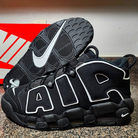 nike uptempo black size 12
